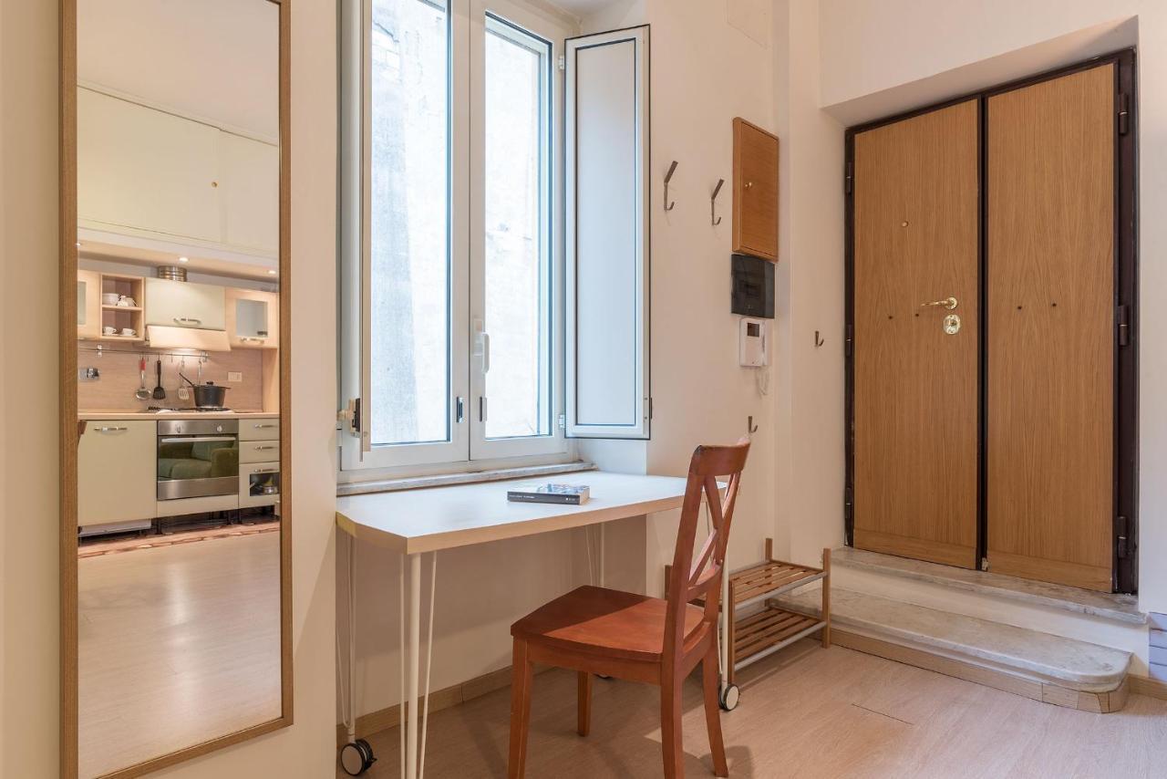 Coronari Central Apartment Рим Екстериор снимка