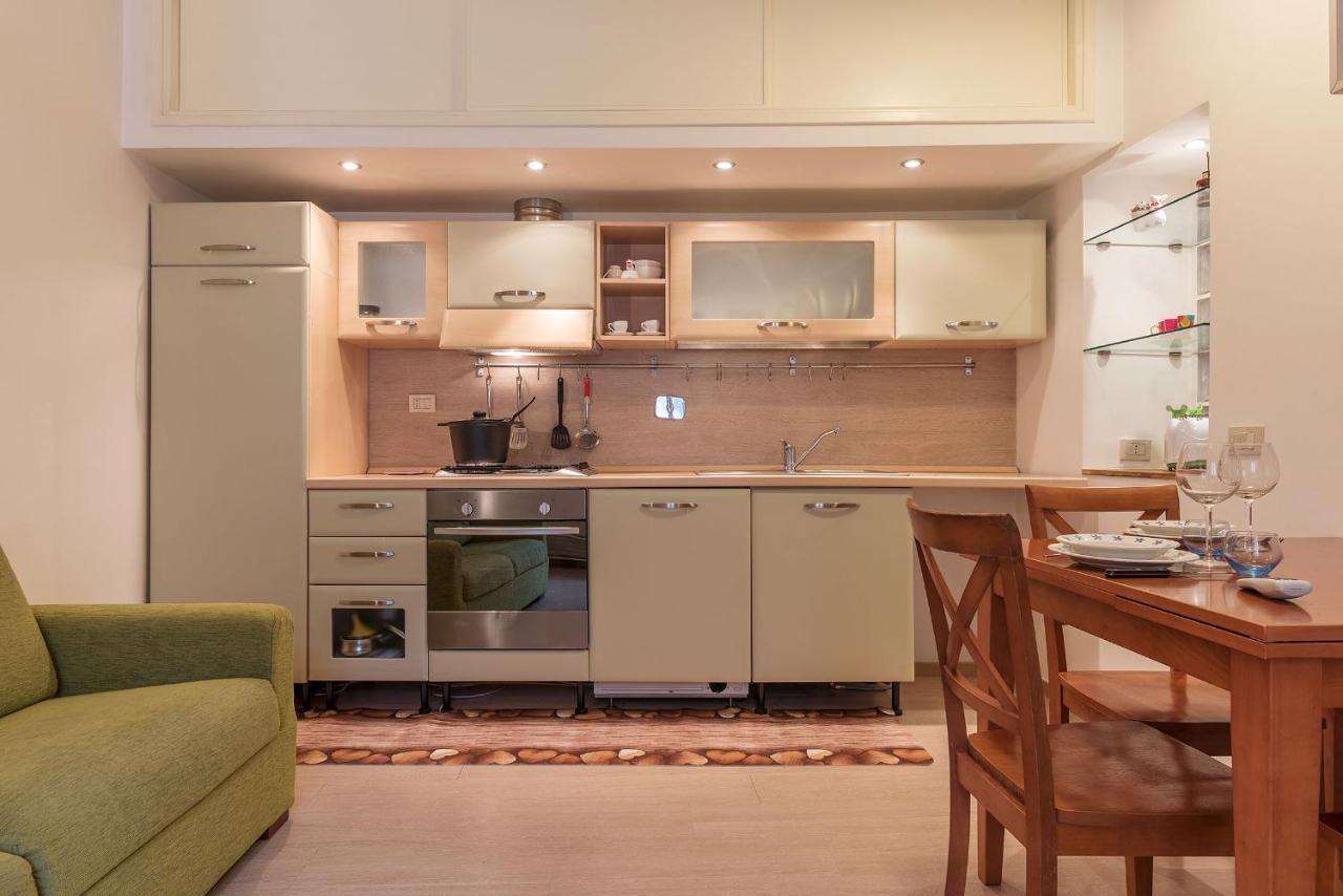 Coronari Central Apartment Рим Екстериор снимка