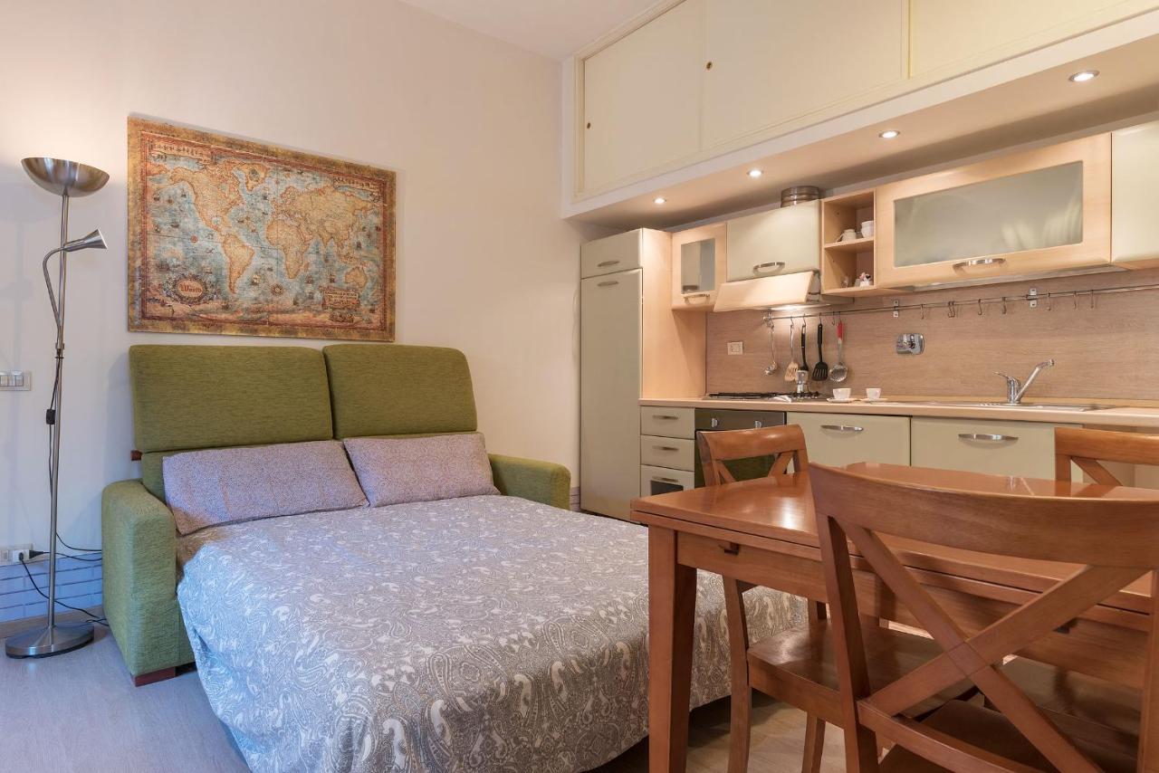 Coronari Central Apartment Рим Екстериор снимка
