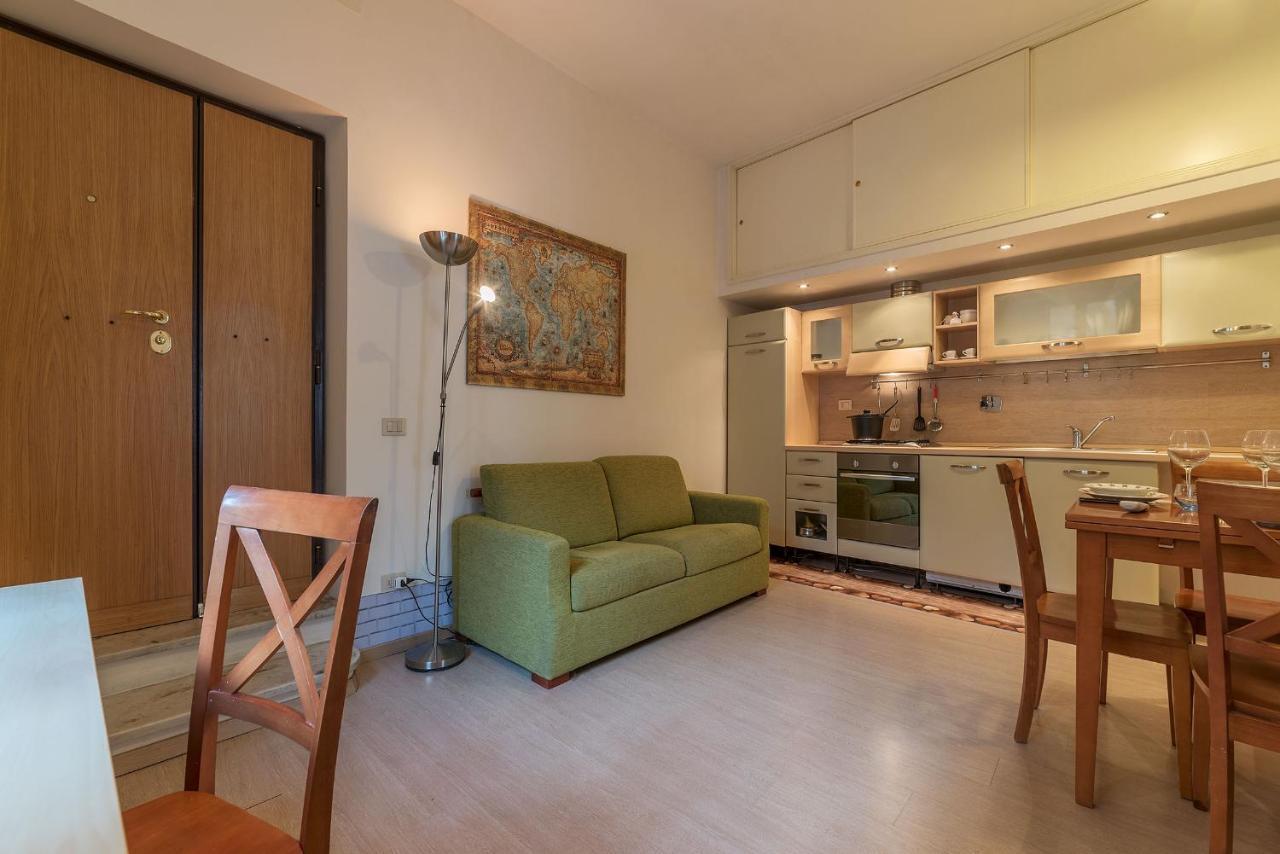 Coronari Central Apartment Рим Екстериор снимка